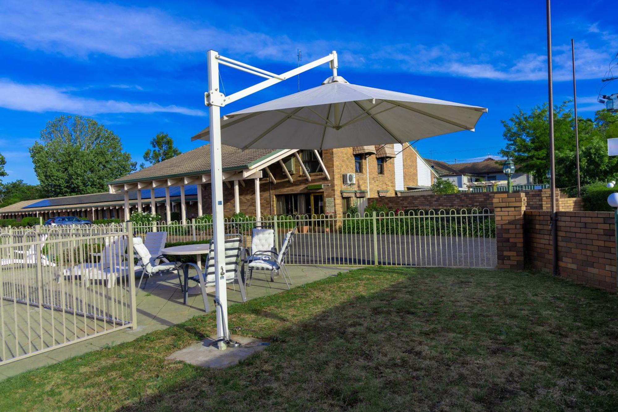 All Travellers Motor Inn Coonabarabran Eksteriør billede
