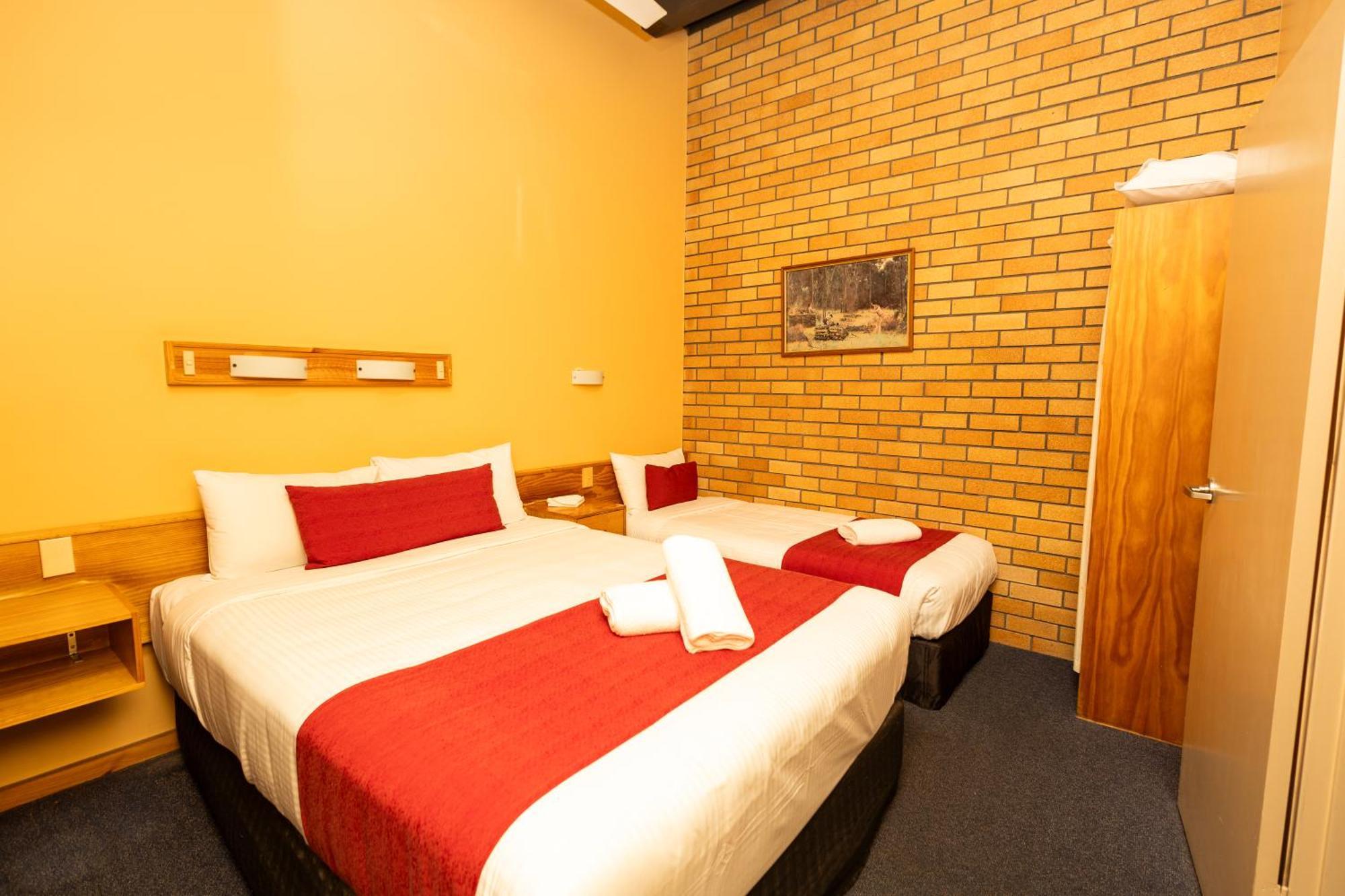 All Travellers Motor Inn Coonabarabran Eksteriør billede