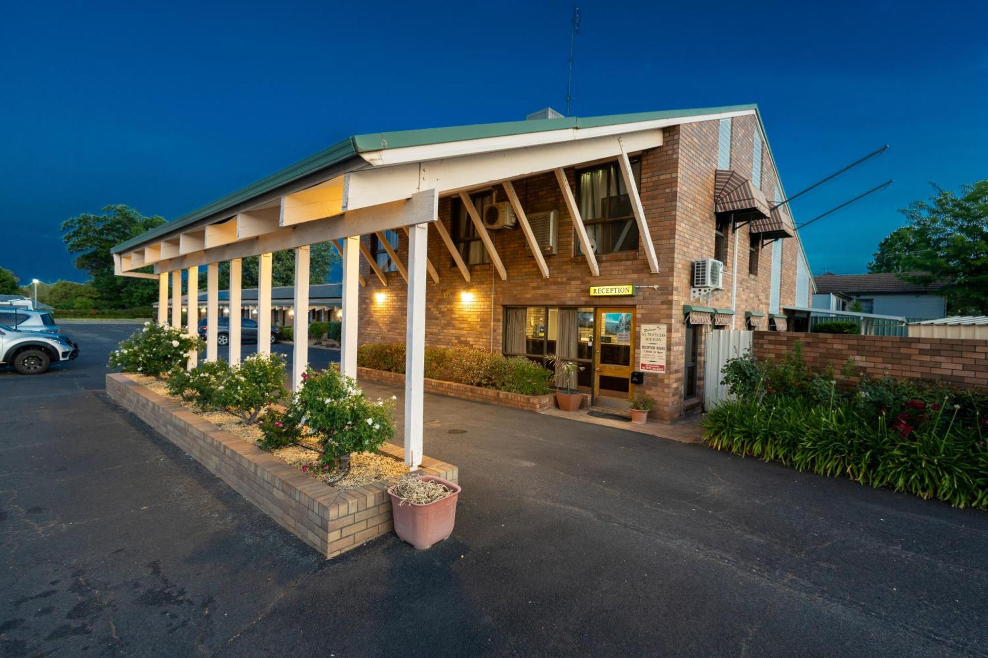 All Travellers Motor Inn Coonabarabran Eksteriør billede